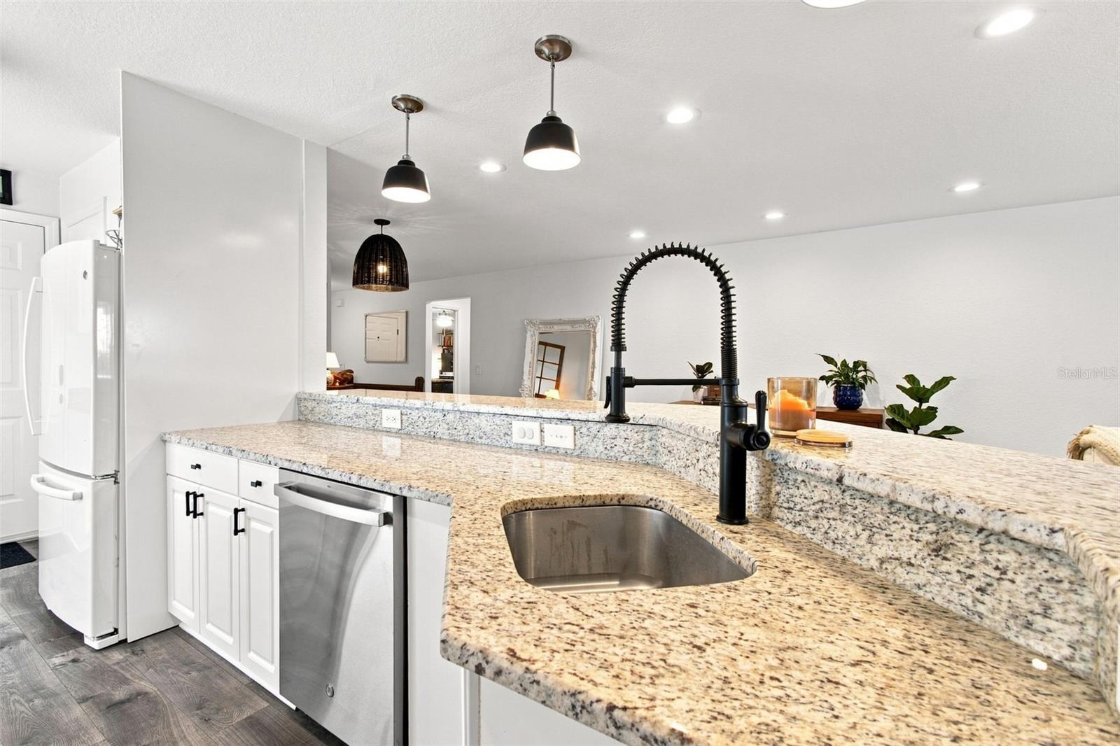 7308 S WEST SHORE BLVD — photo 12