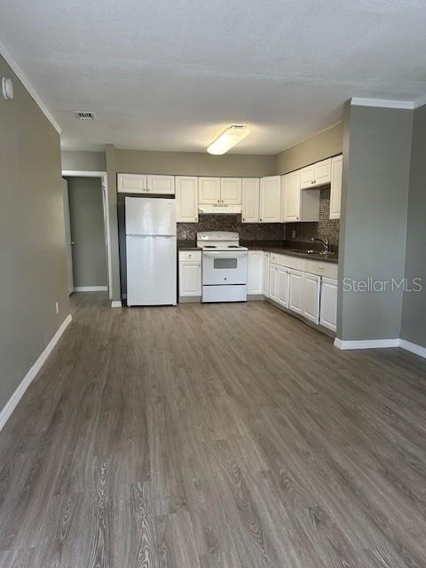 8206 ELMER ST #B — photo 2