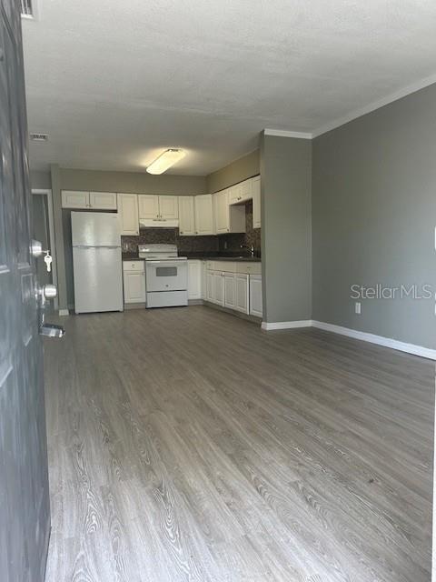8206 ELMER ST #B — photo 3