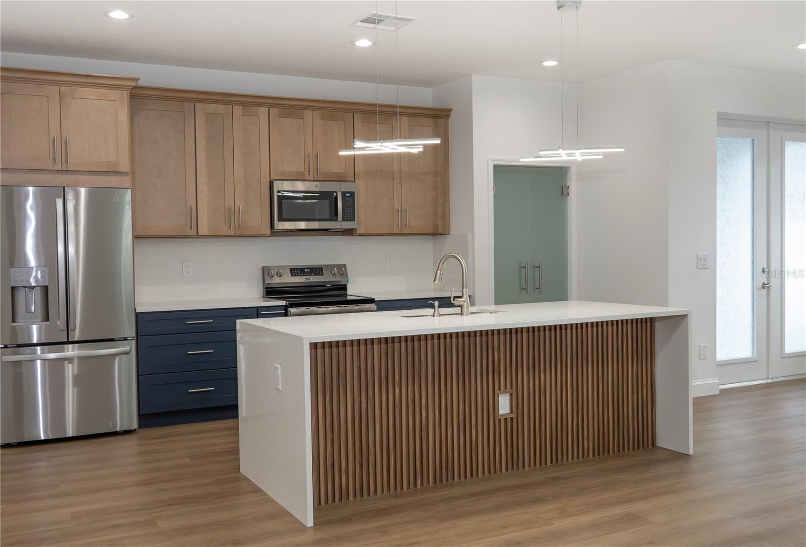 1803 E 23RD AVE — photo 3