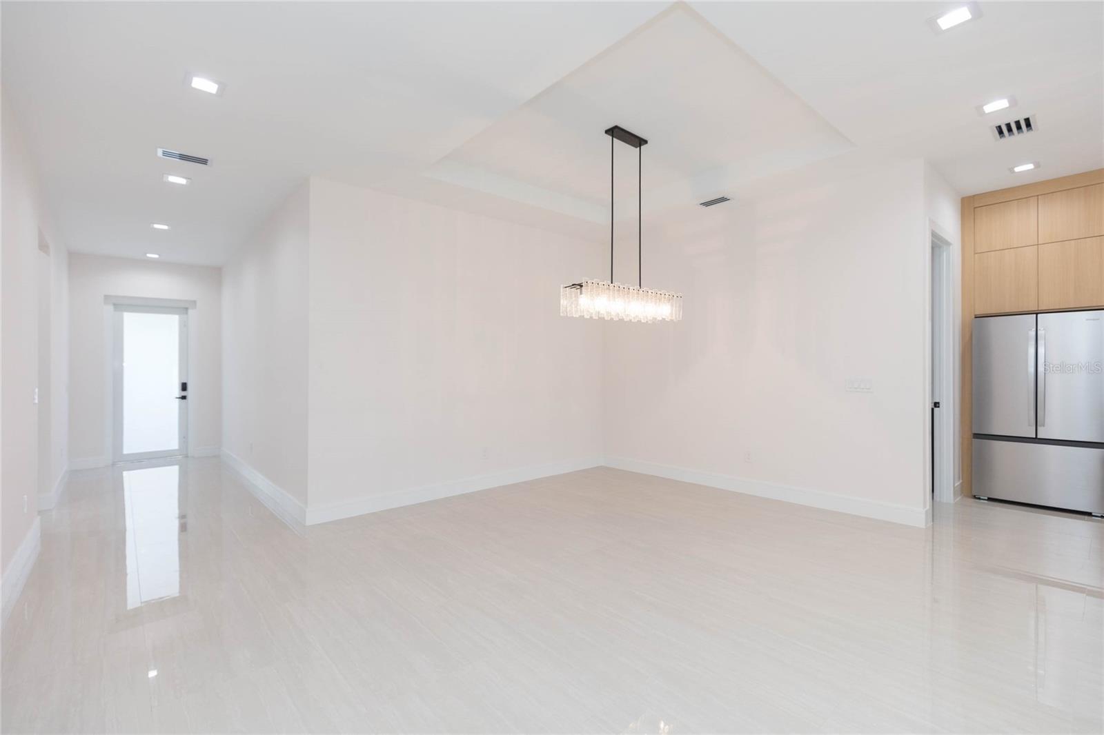 7205 N LOIS AVE — photo 6