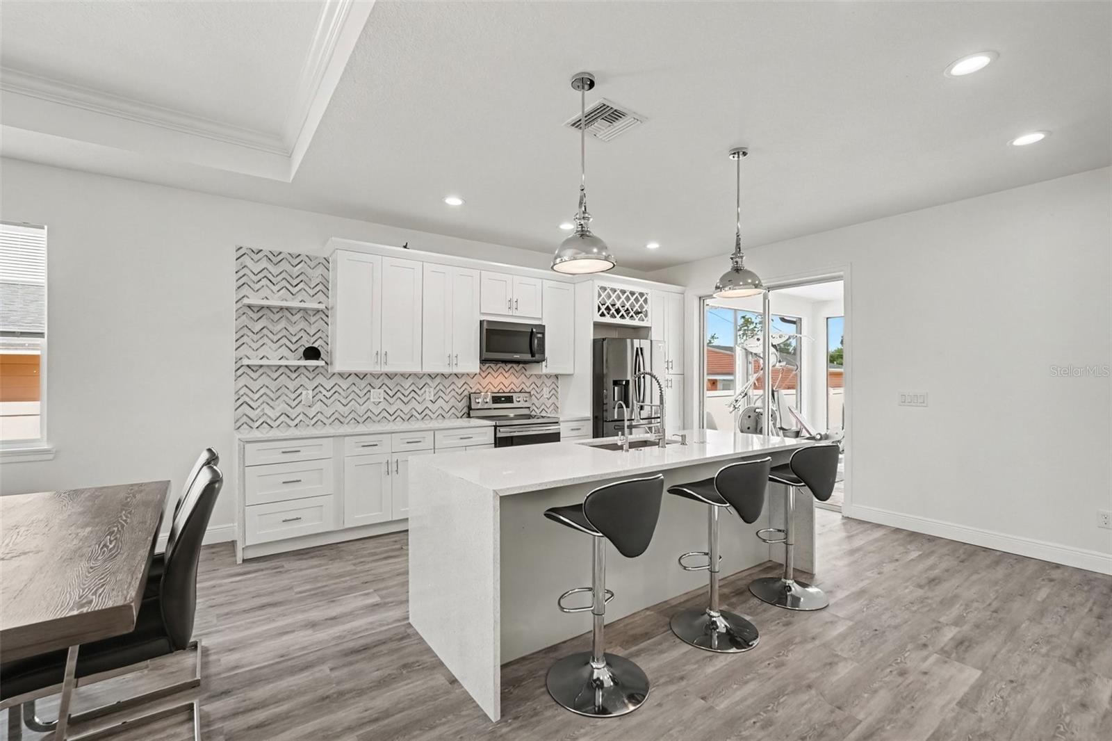 8307 N GOMEZ AVE — photo 9