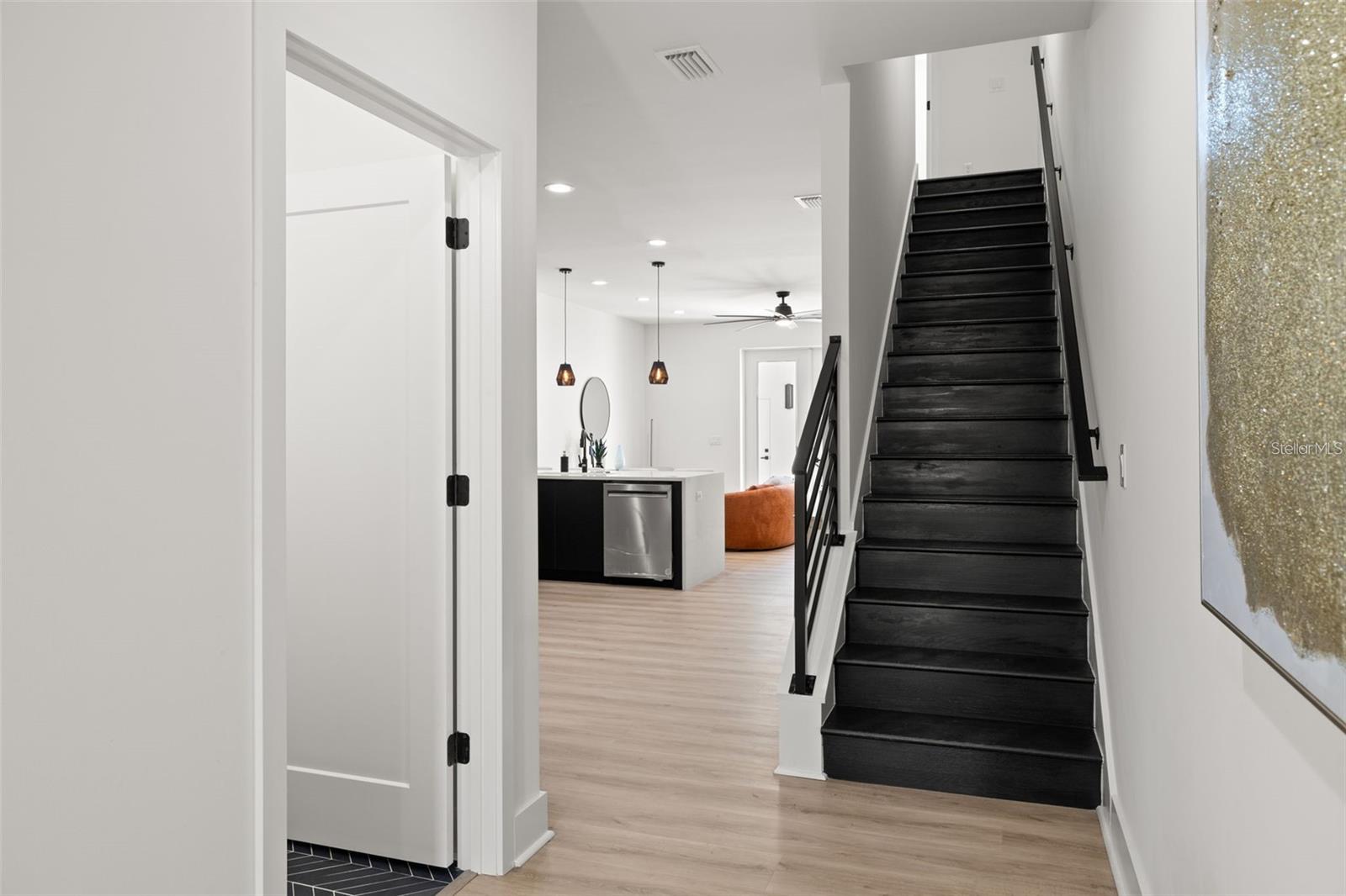 412 W AMELIA AVE #1 — photo 4