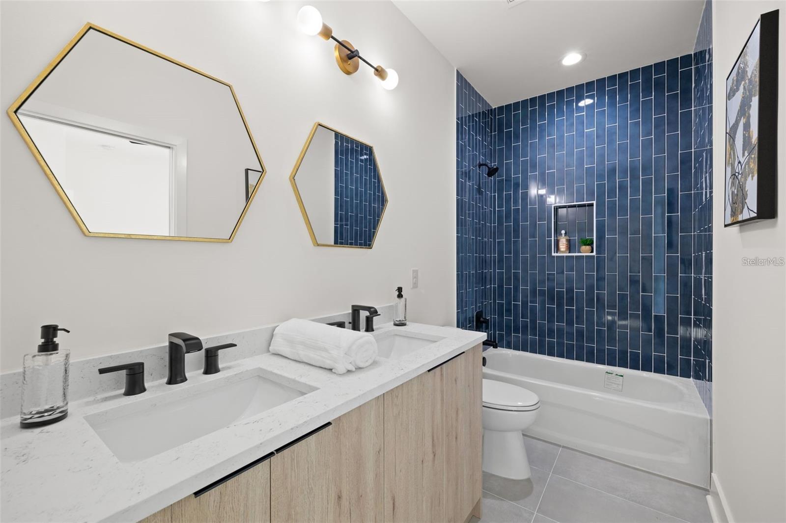412 W AMELIA AVE #1 — photo 7