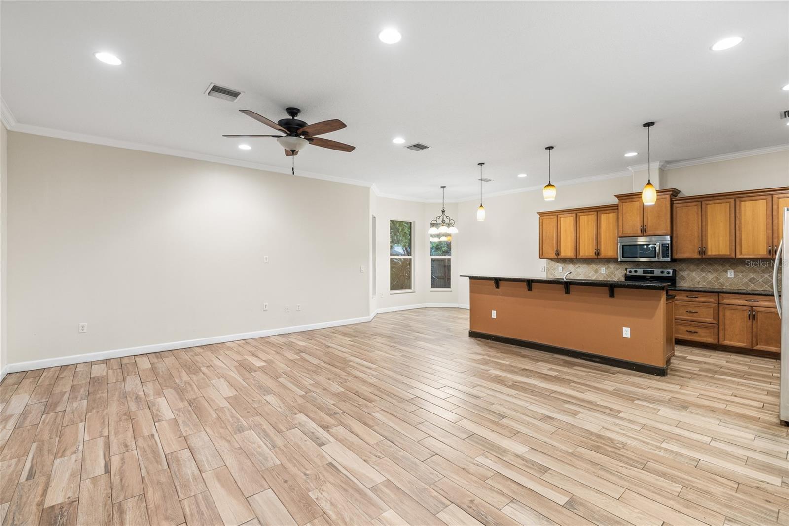 4117 WOODACRE LN — photo 12