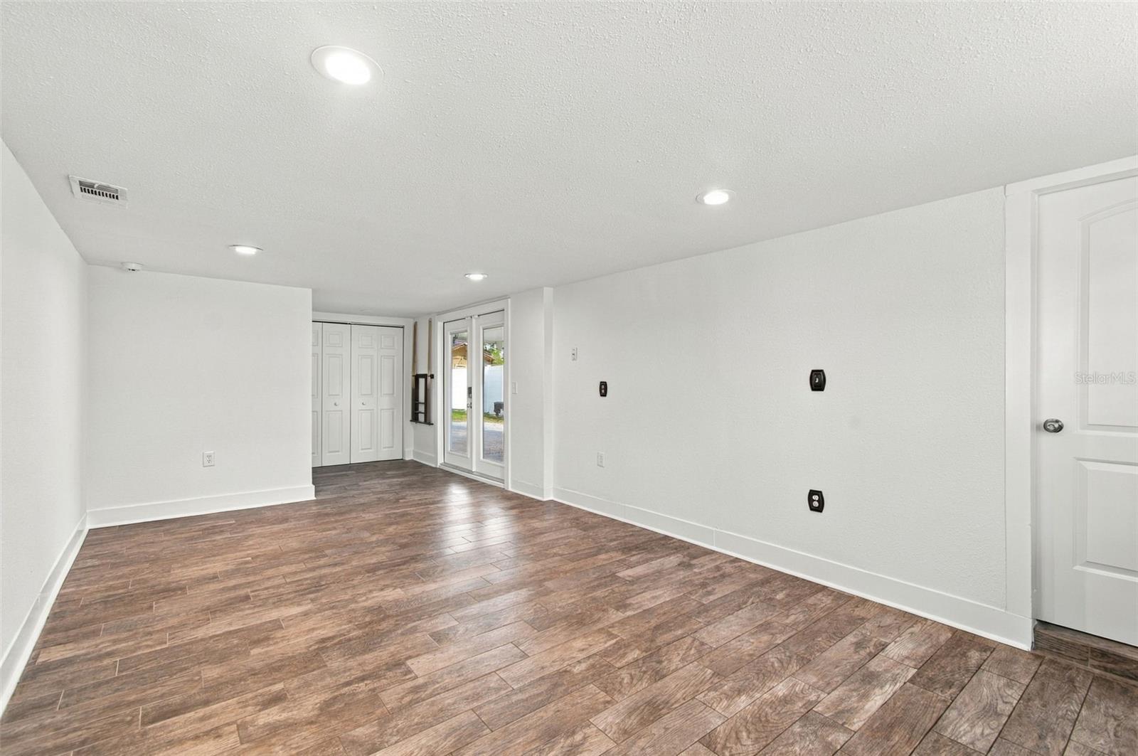 4107 W WYOMING AVE — photo 12