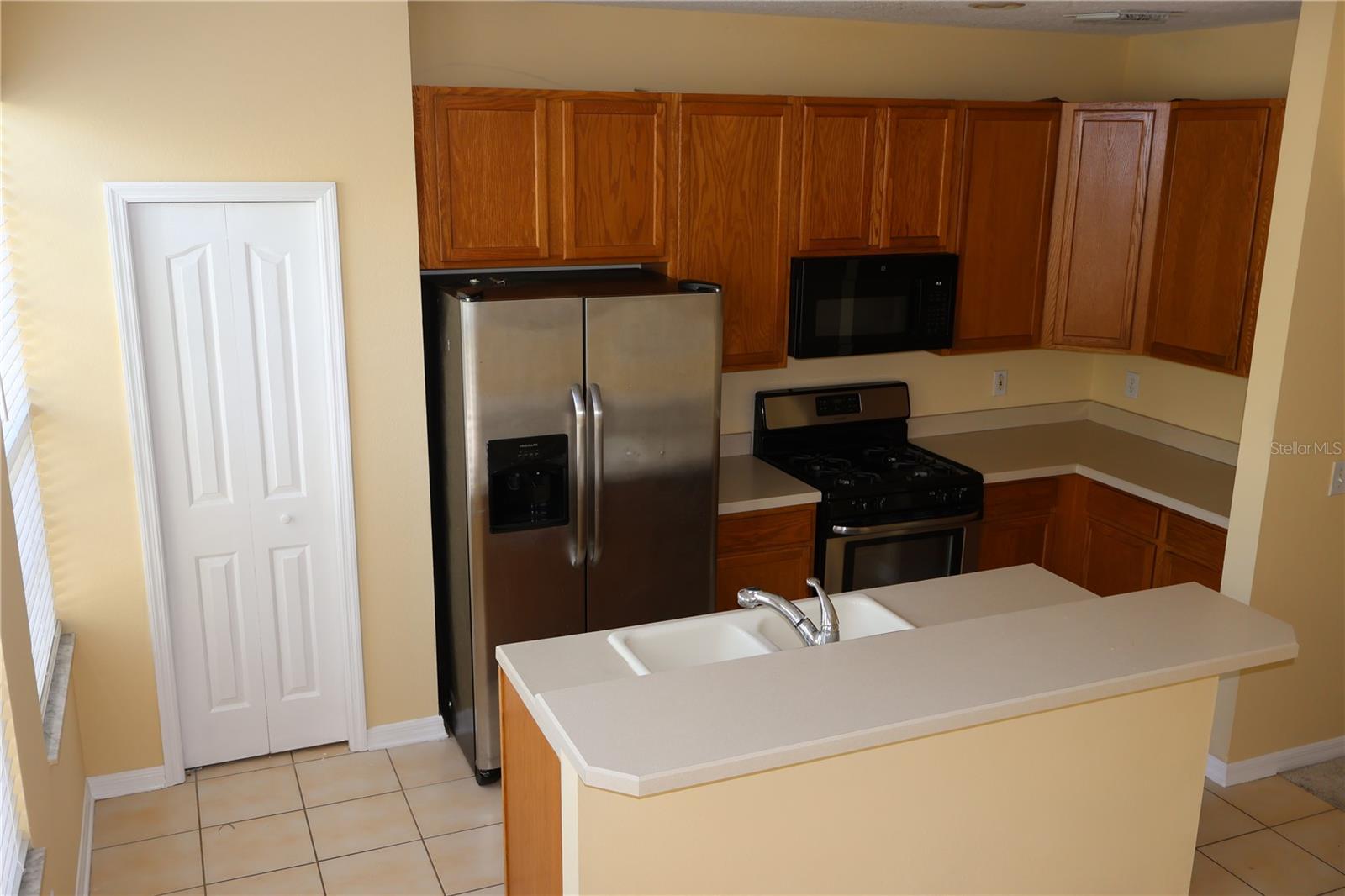 3019 POINTEVIEW DR — photo 3