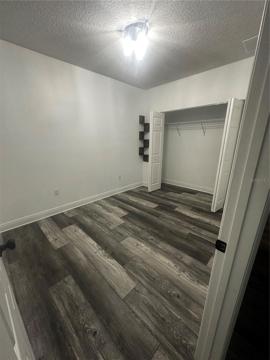 3902 N SUWANEE AVE — photo 11
