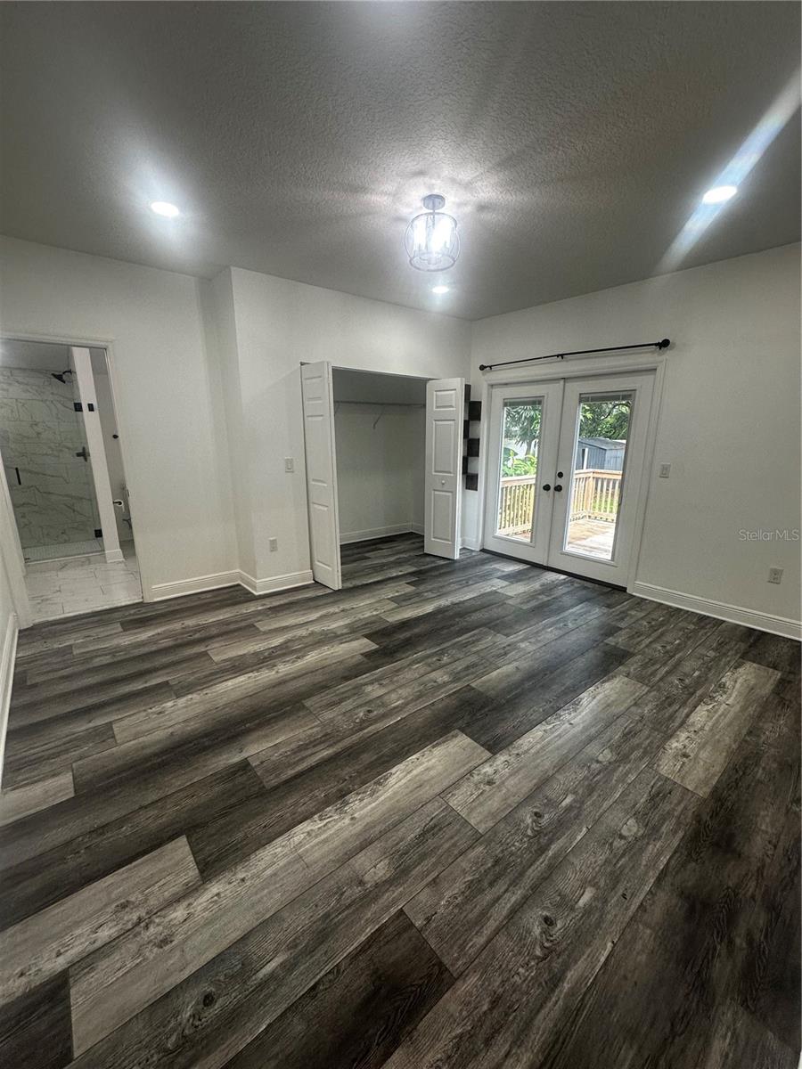3902 N SUWANEE AVE — photo 7