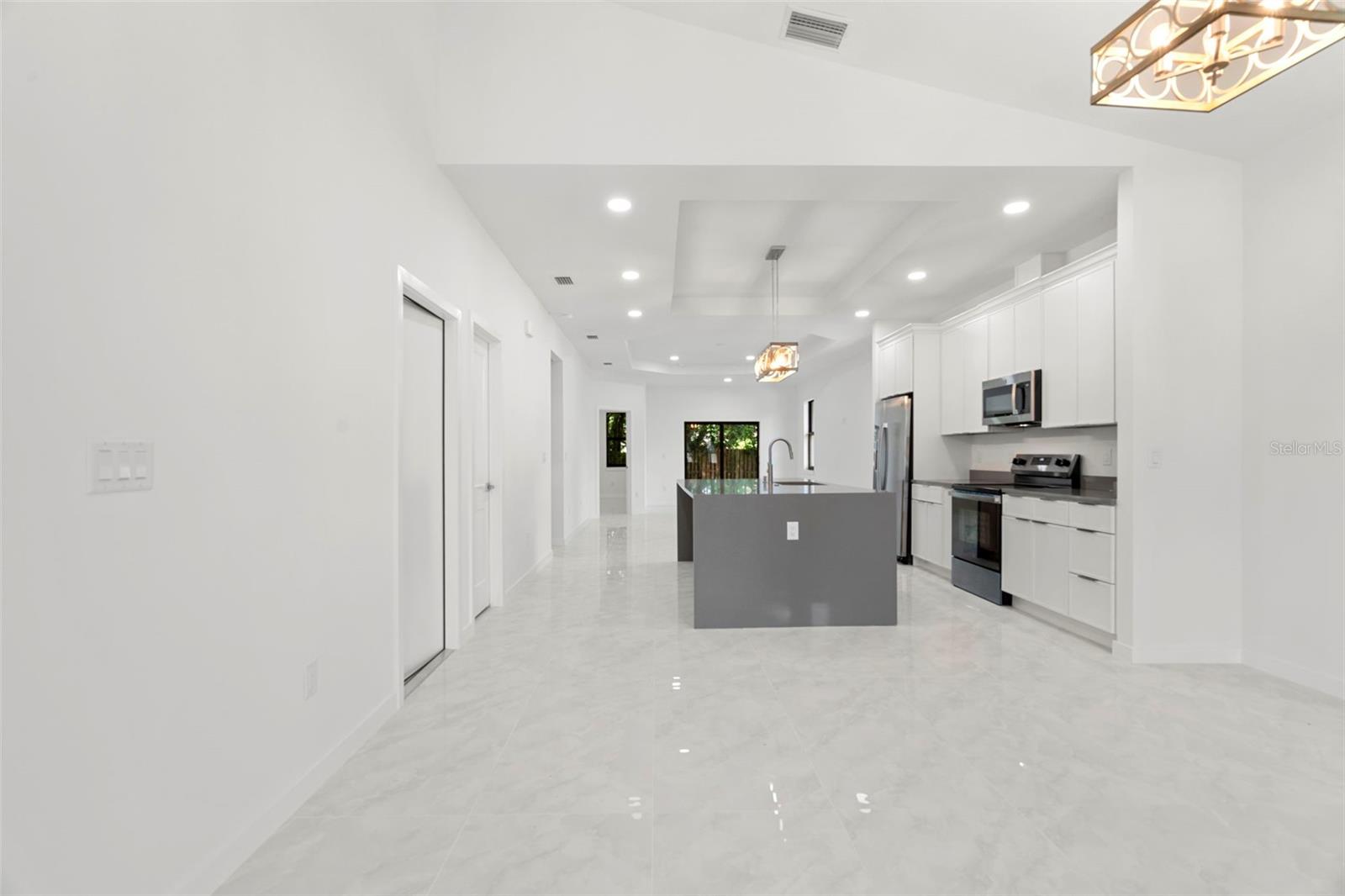 8522 N ASHLEY ST — photo 8