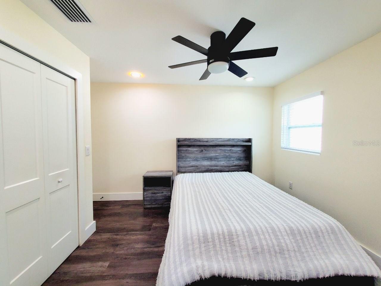 922 W KNOLLWOOD ST #2 — photo 12