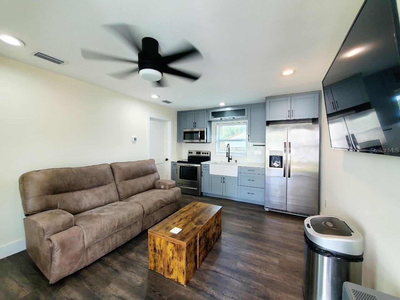 922 W KNOLLWOOD ST #2 — photo 5