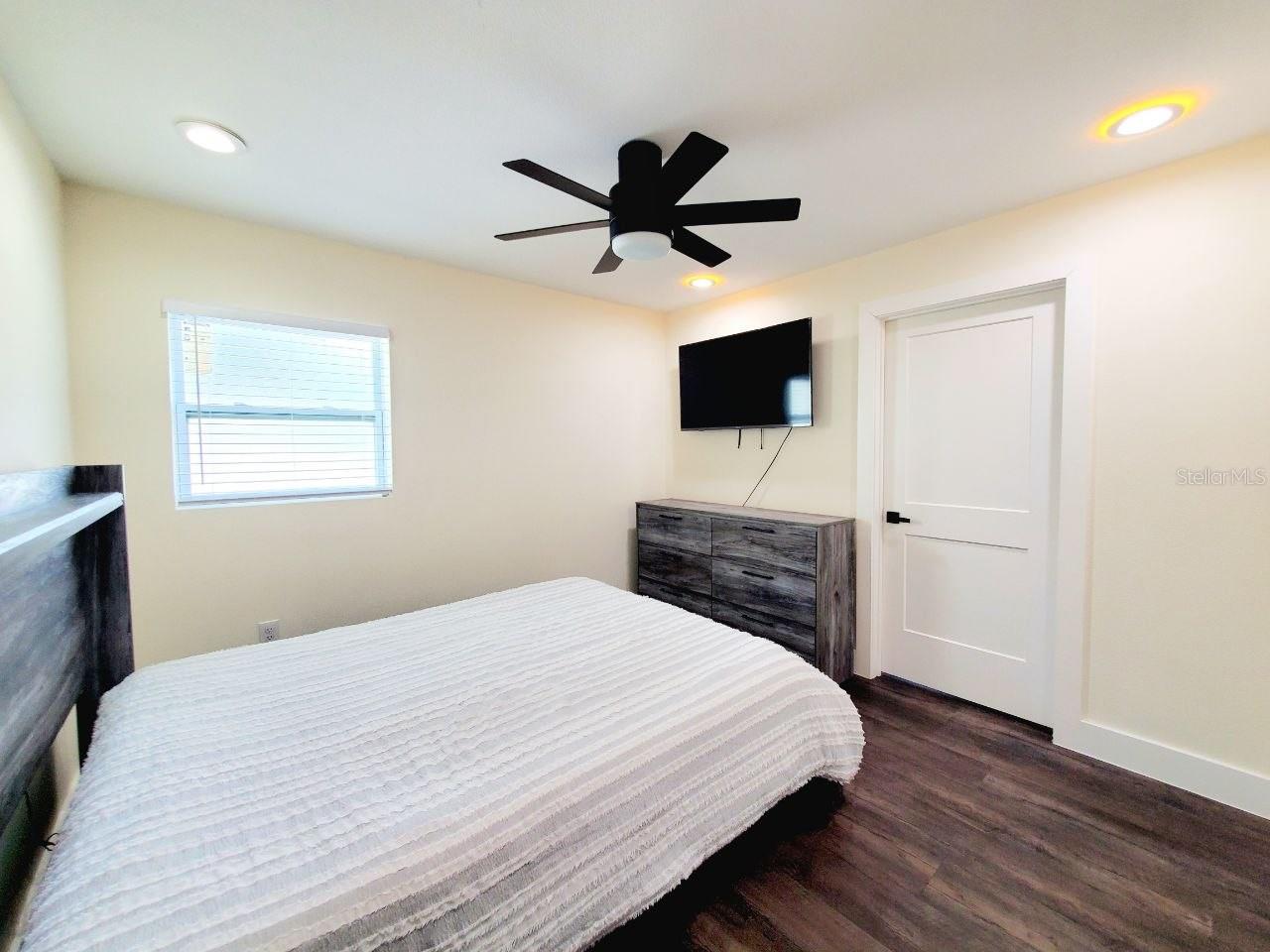 922 W KNOLLWOOD ST #2 — photo 10