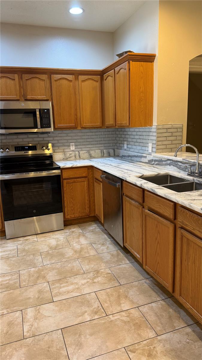 4135 BISMARCK PALM DR — photo 6