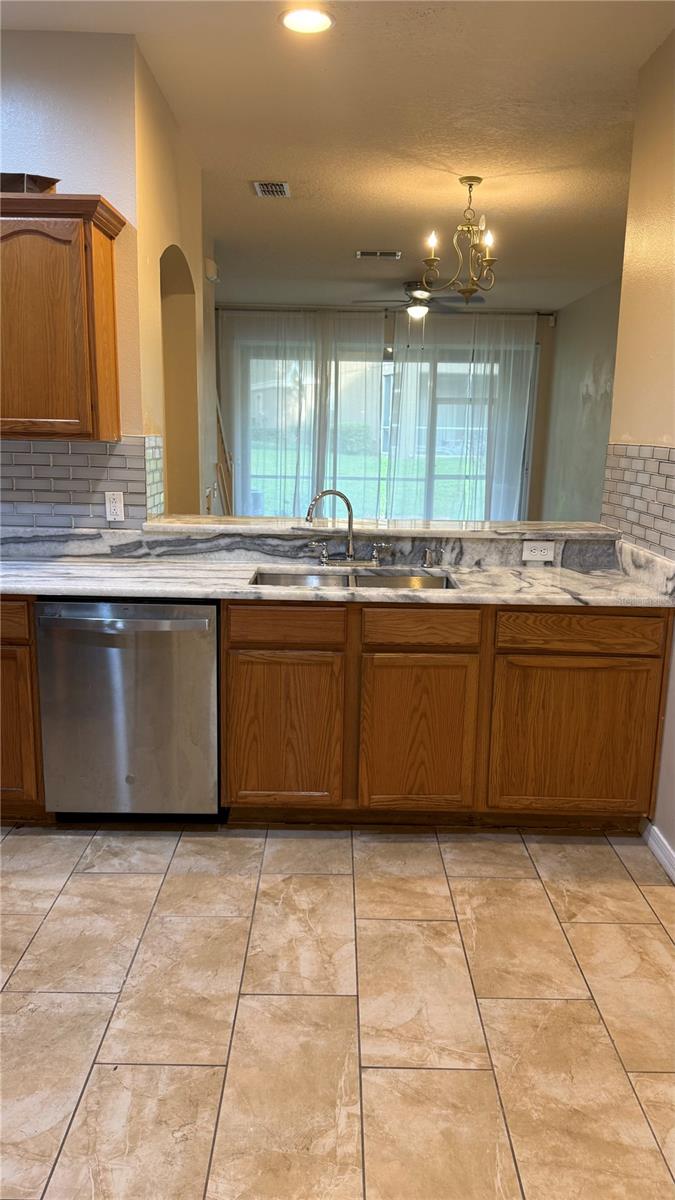 4135 BISMARCK PALM DR — photo 10