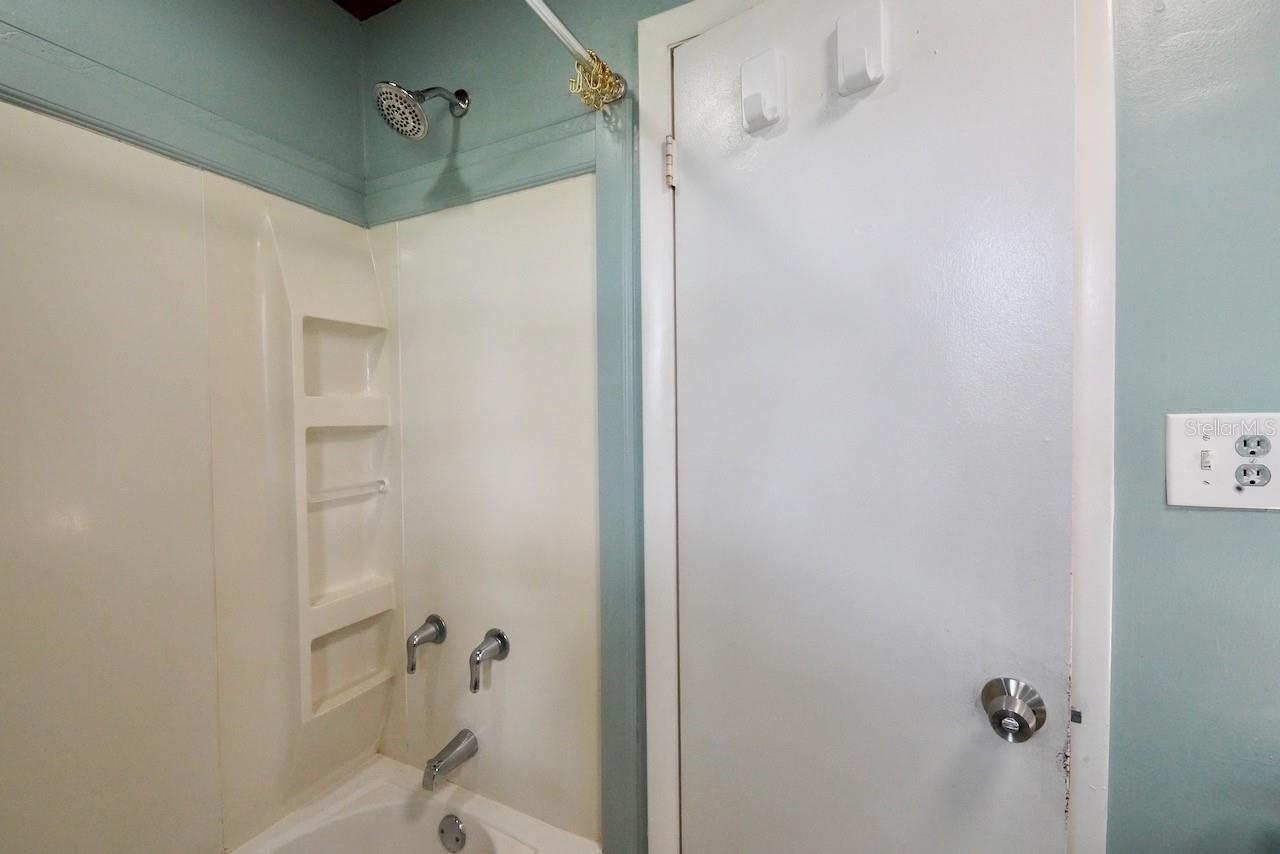 10210 DAVIS RD — photo 9