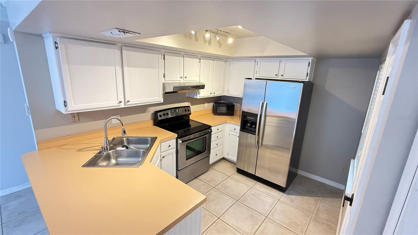 5333 RENOIR DR — photo 5