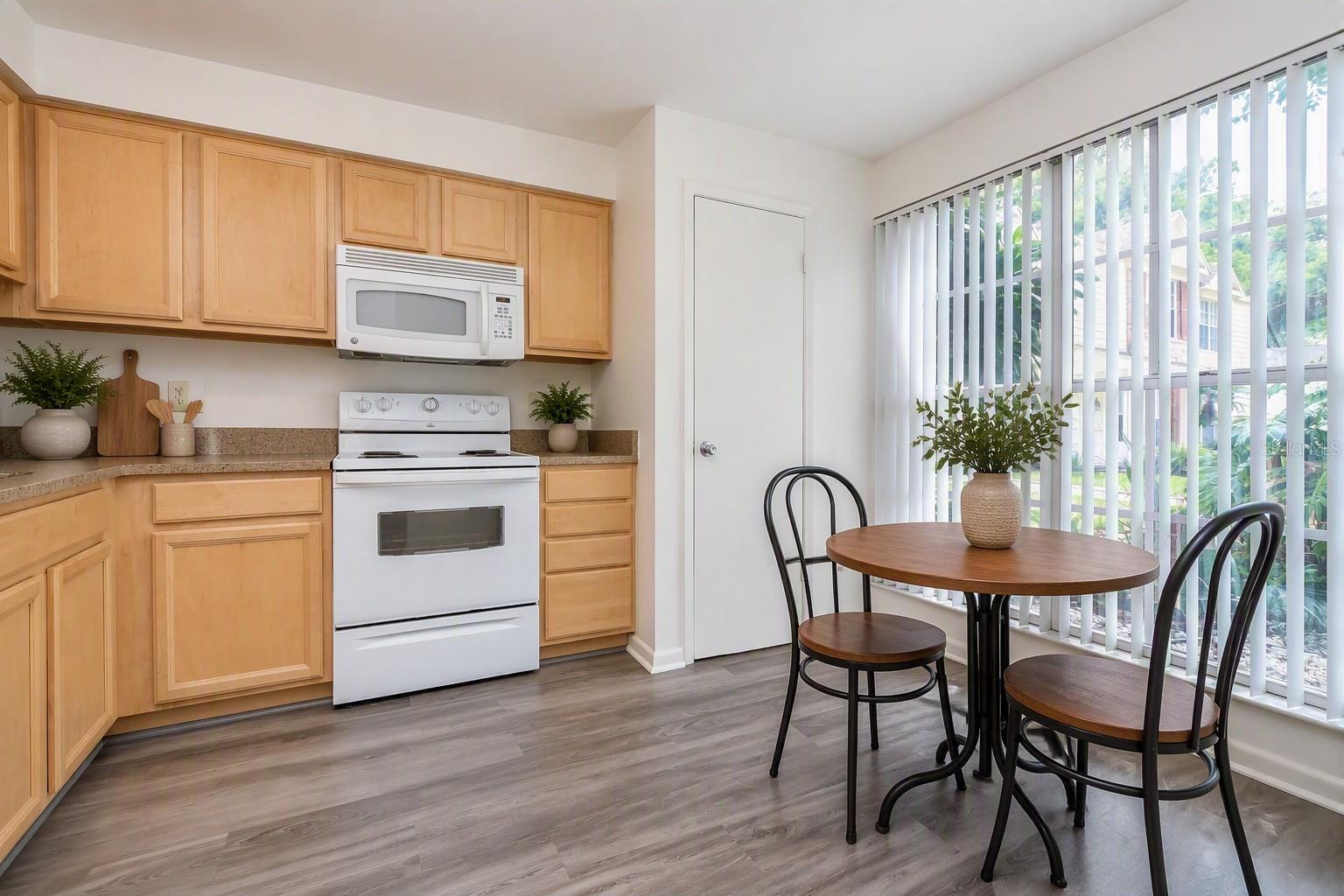 13937 FLETCHERS MILL DR — photo 5