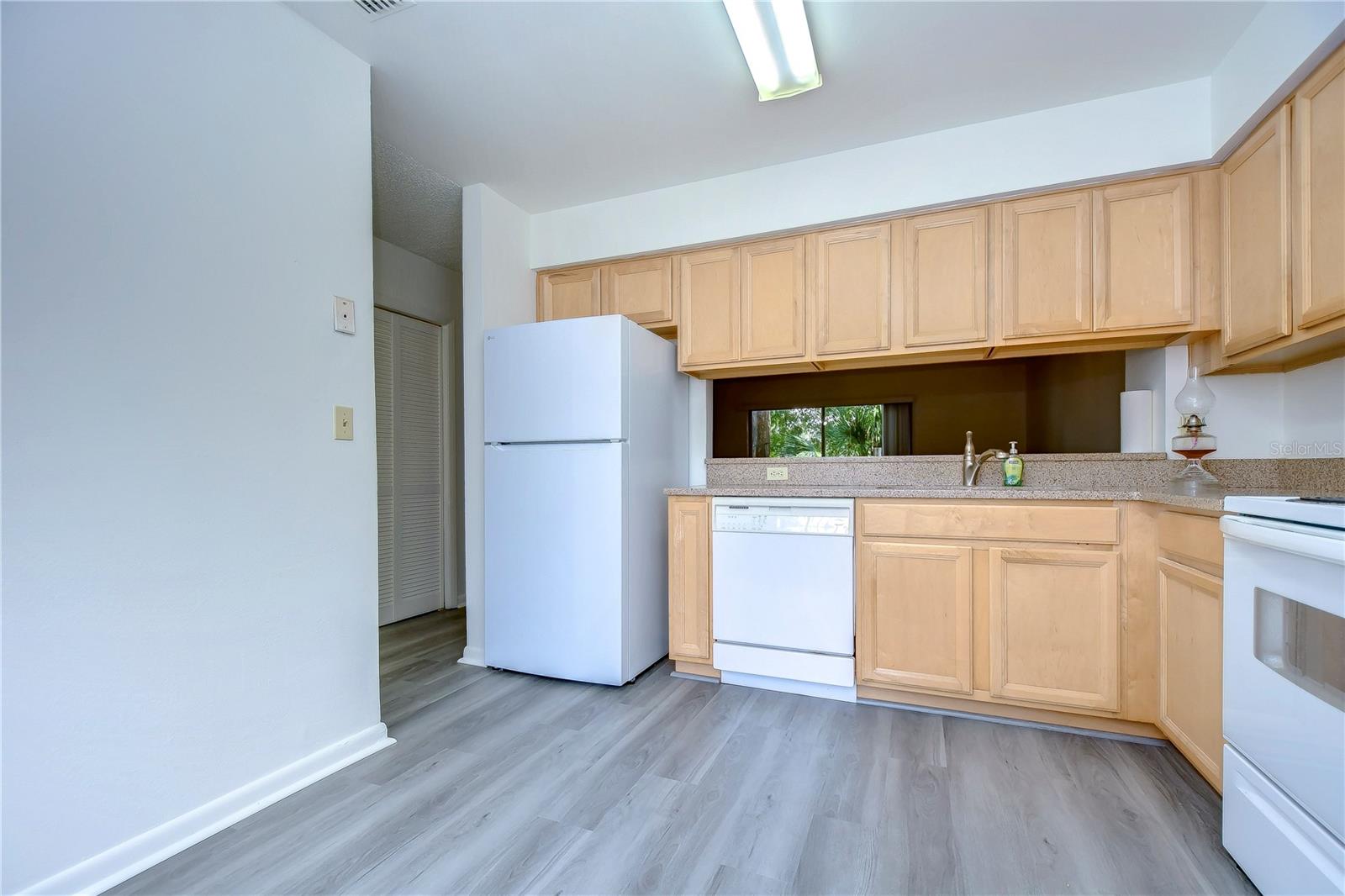 13937 FLETCHERS MILL DR — photo 9