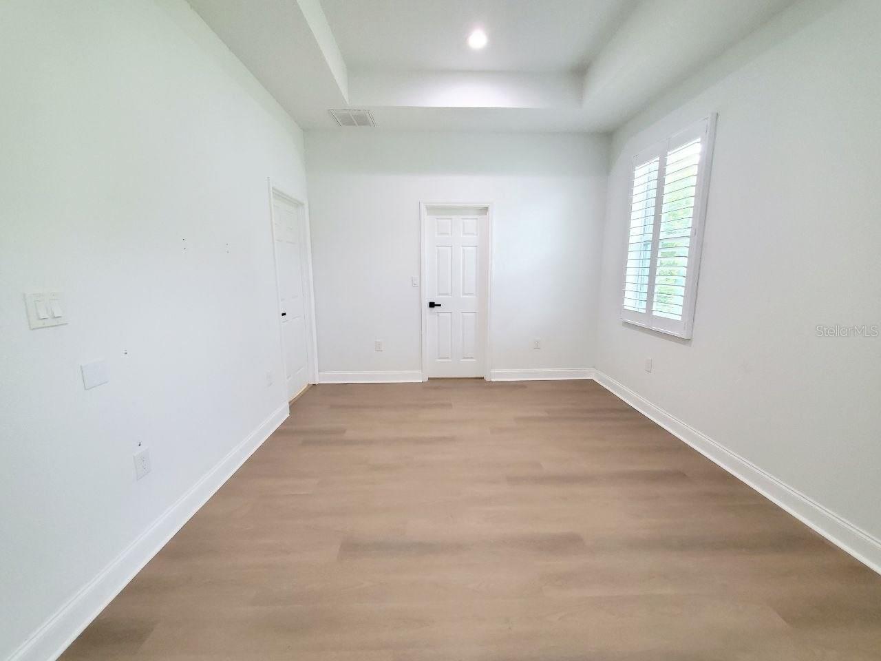2616 E CAYUGA ST — photo 8