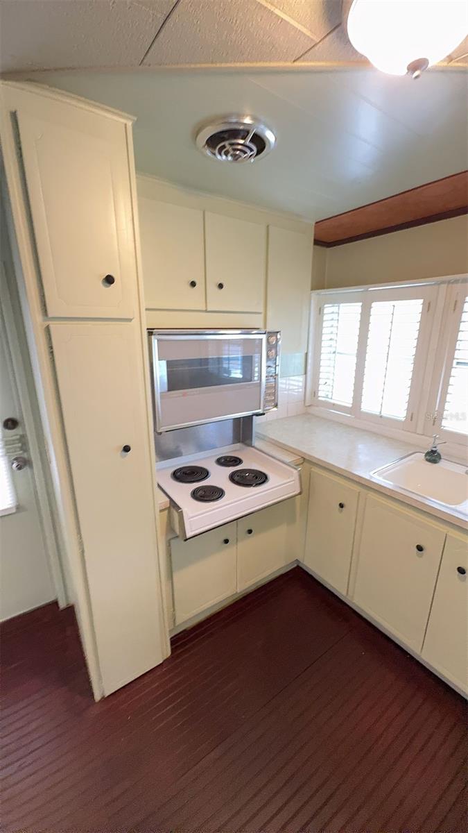 4851 W GANDY BLVD #B4L12 — photo 9