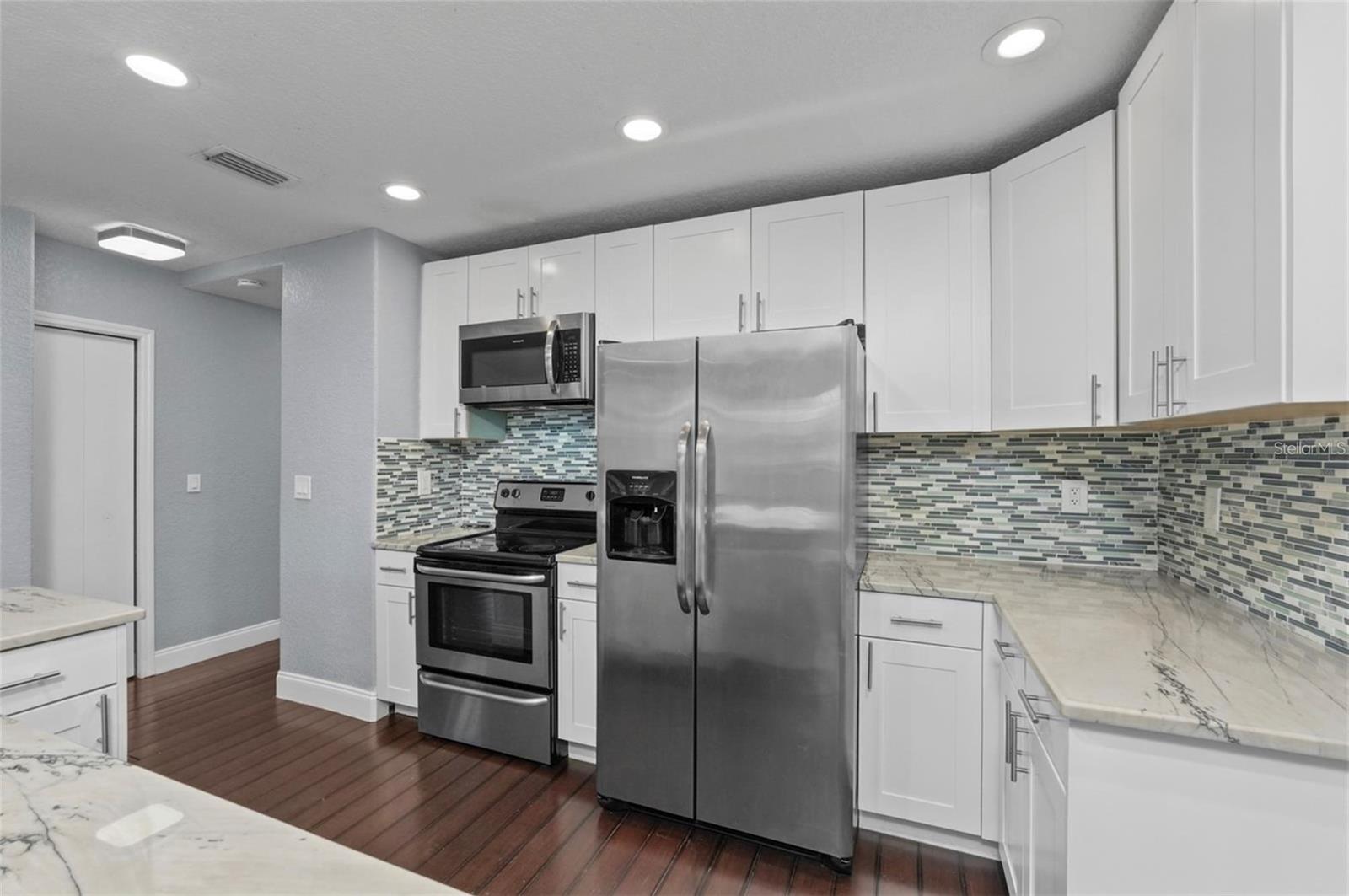 1520 S CHURCH AVE — photo 8