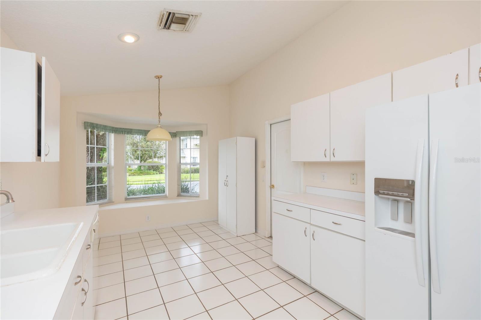5161 STERLING MANOR DR — photo 12