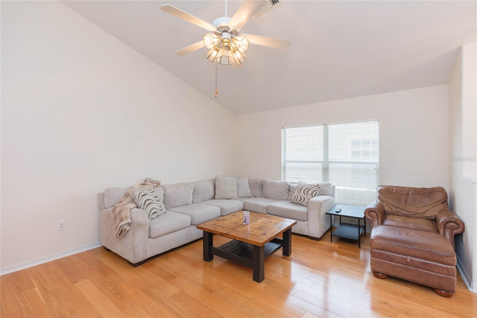 5161 STERLING MANOR DR — photo 9
