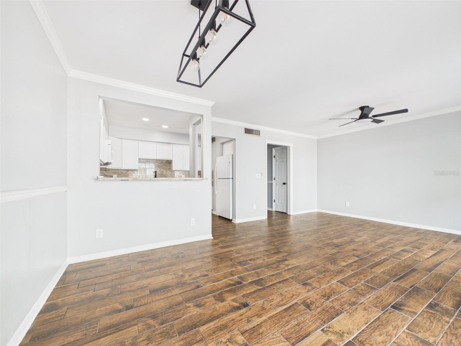 2415 W JETTON AVE — photo 12