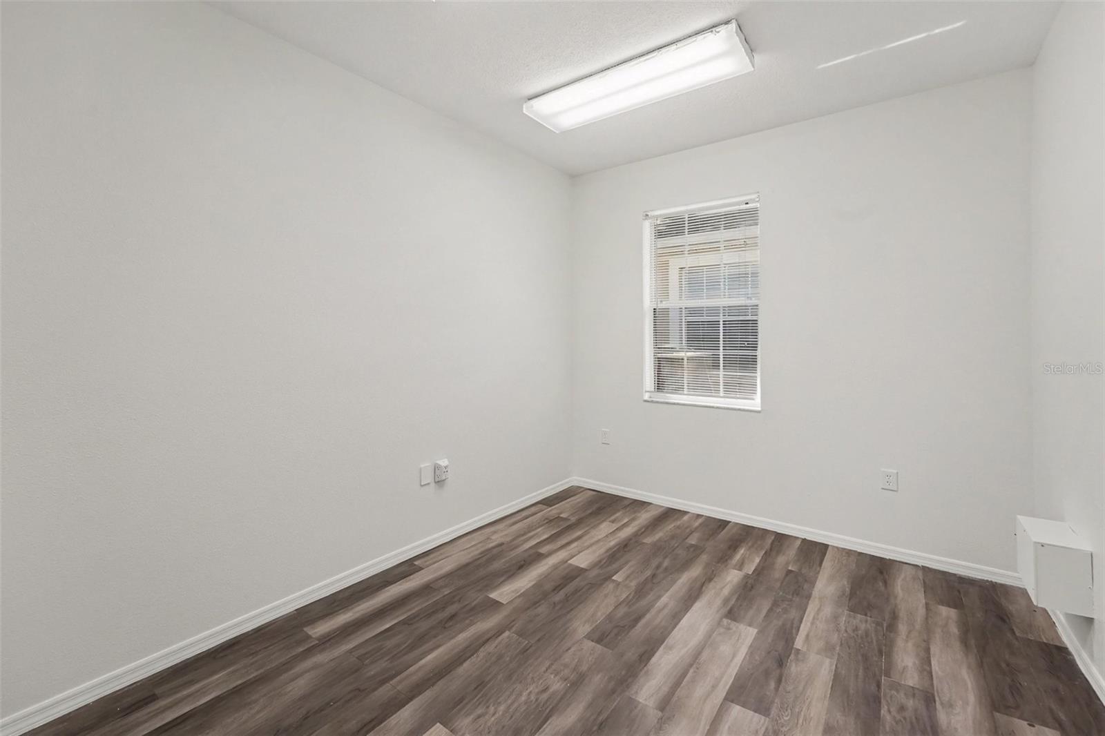 10943 COUNTRYWAY BLVD — photo 11