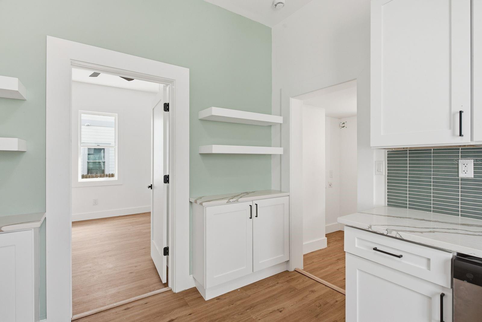 2506 N 12TH ST — photo 11
