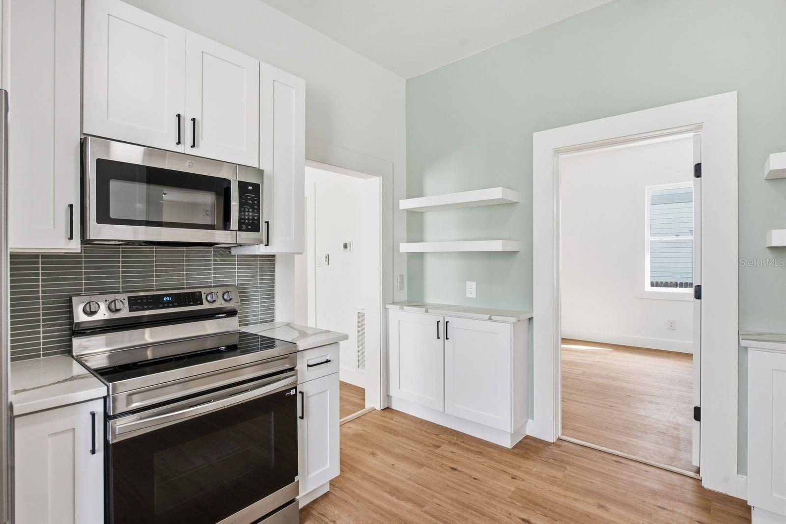 2506 N 12TH ST — photo 10