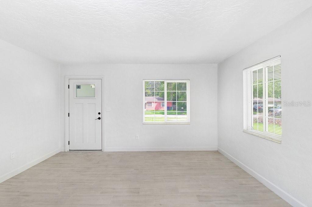 810 PATBUR AVE — photo 11