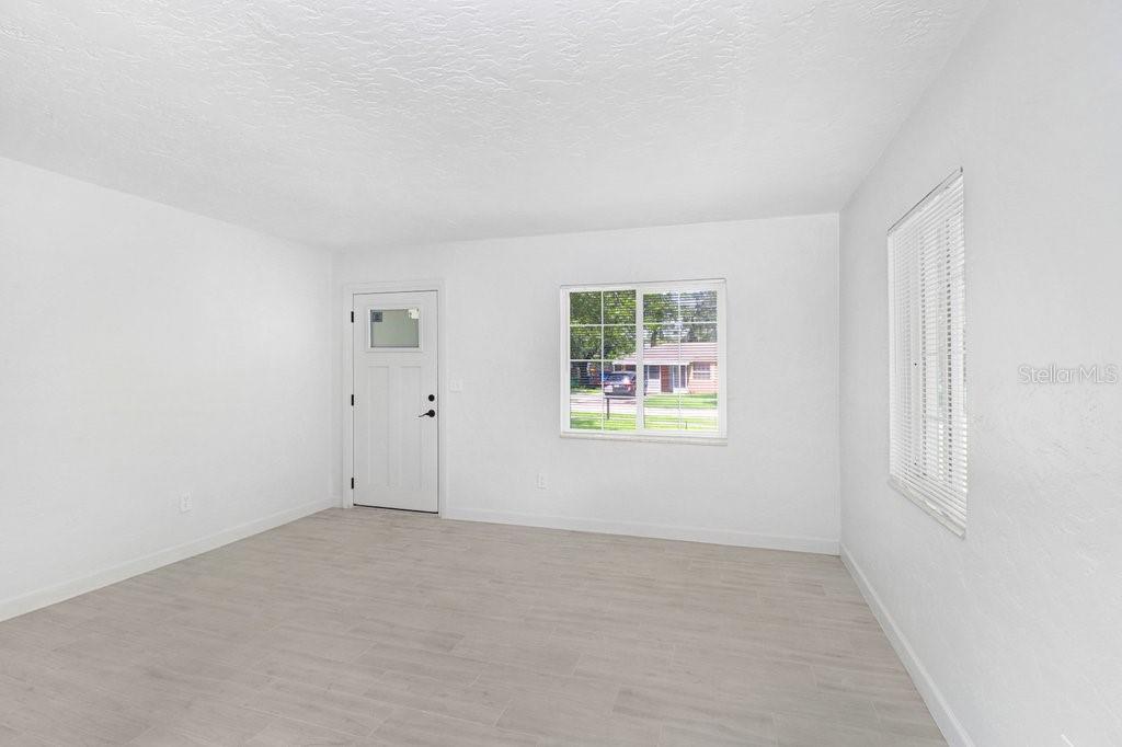 810 PATBUR AVE — photo 12