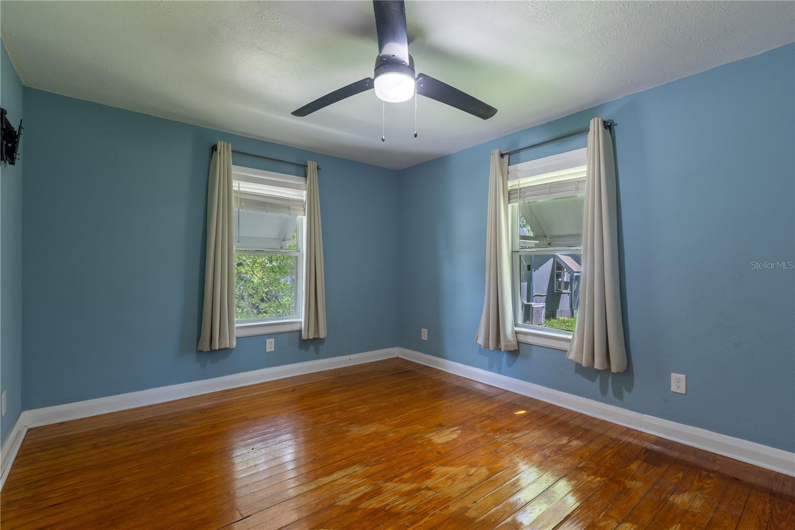 805 E LAMBRIGHT ST — photo 7