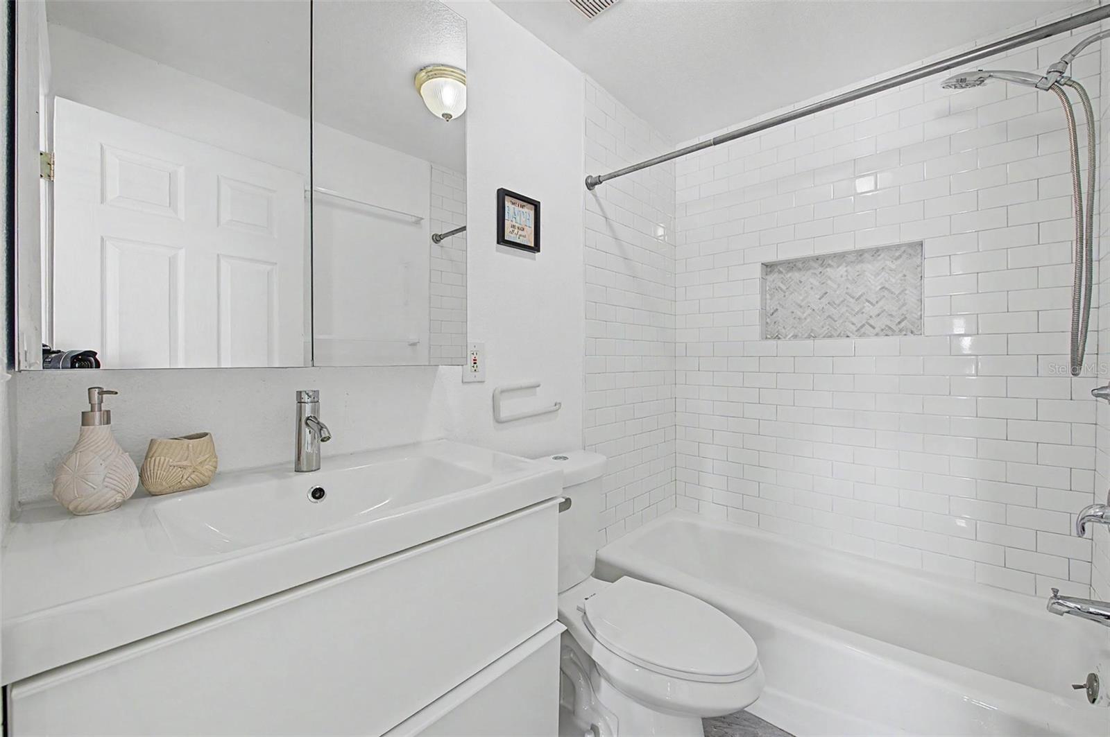 6704 S GABRIELLE ST — photo 8