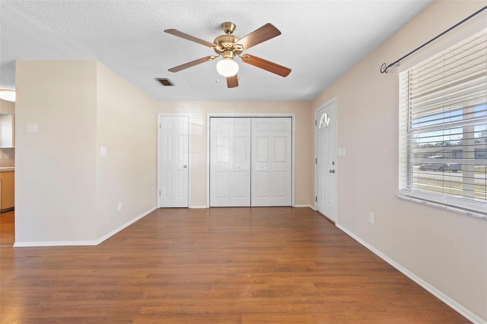 2373 FAIRGREN AVE — photo 9
