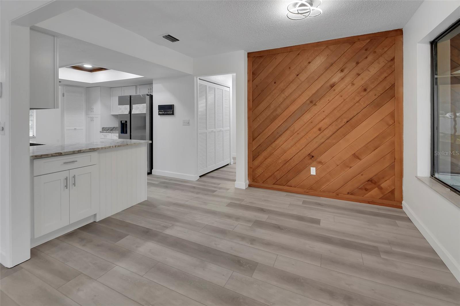 1411 N BEACH ST — photo 10