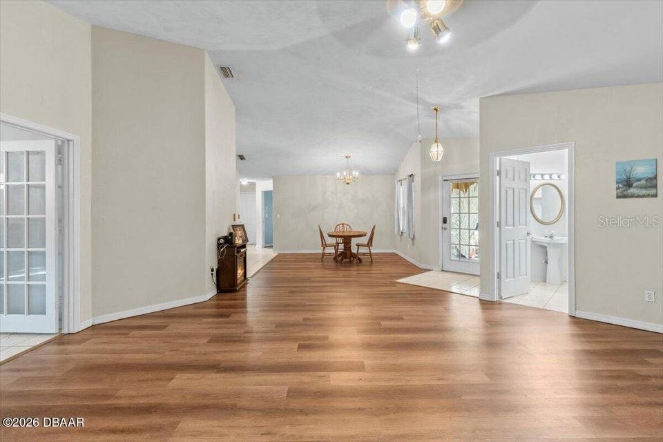 29 SHERRINGTON DR — photo 3