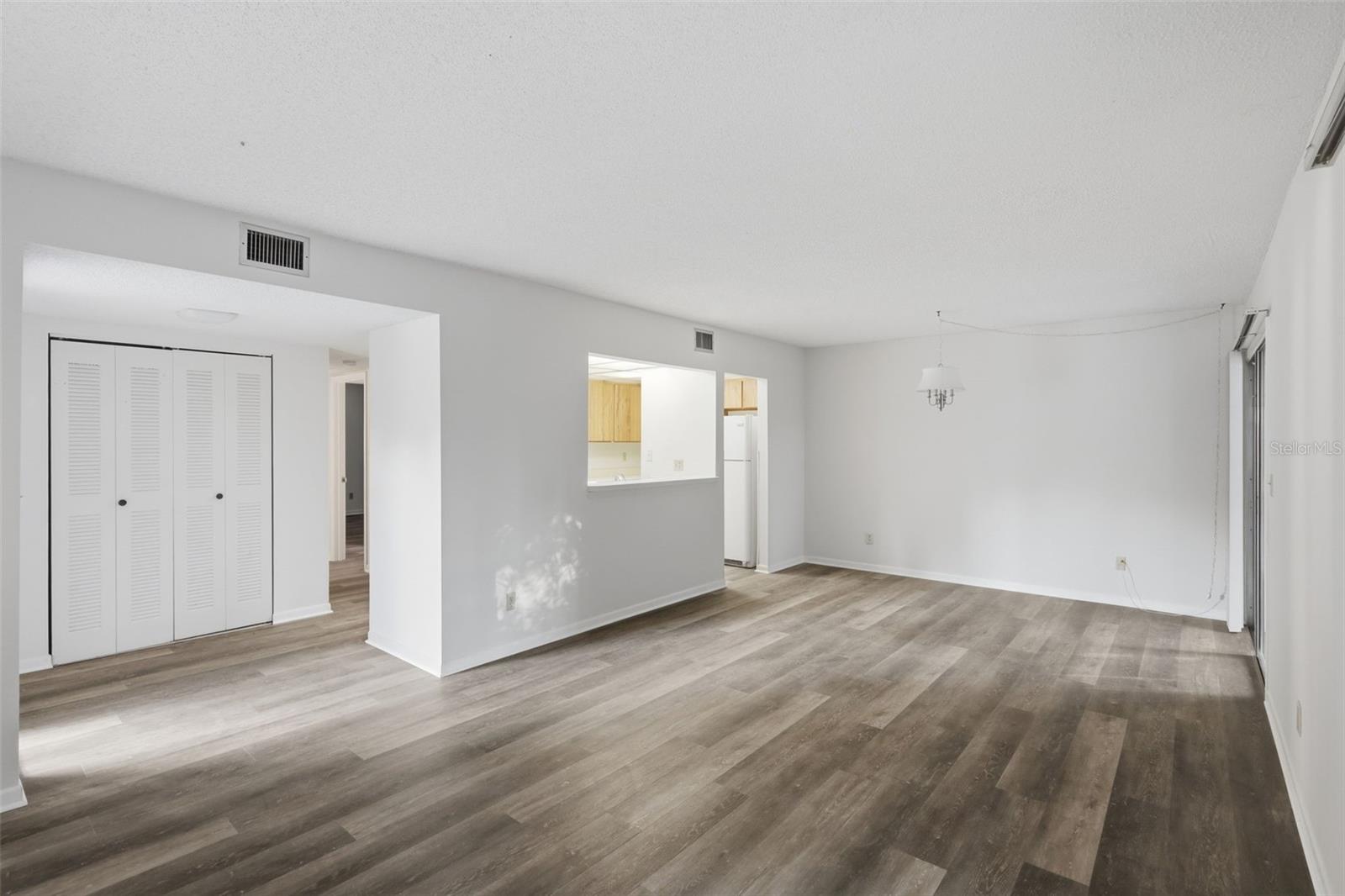 100 SWEETGUM WOODS CT #9B — photo 9