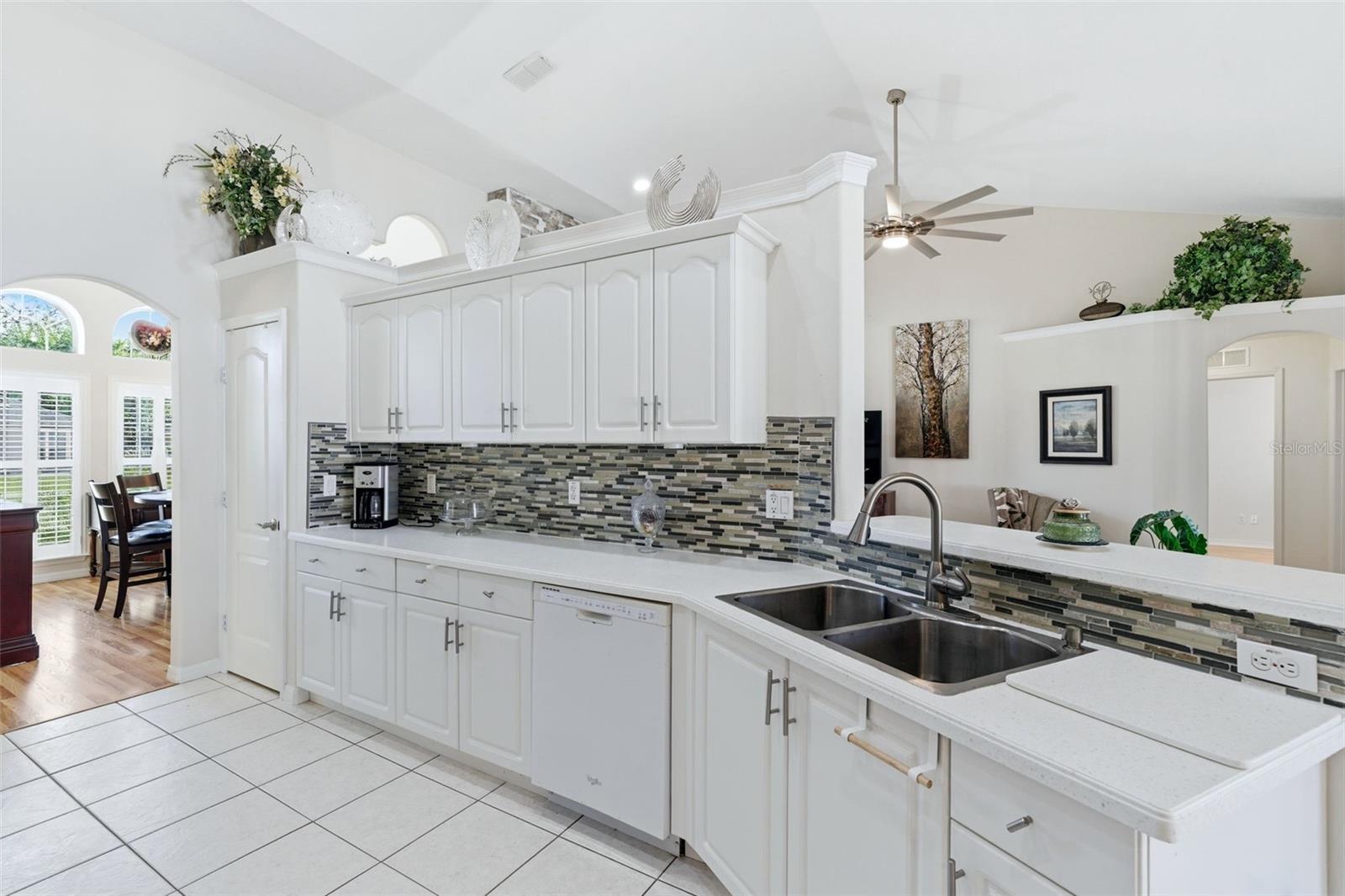 484 KETTERING RD — photo 11