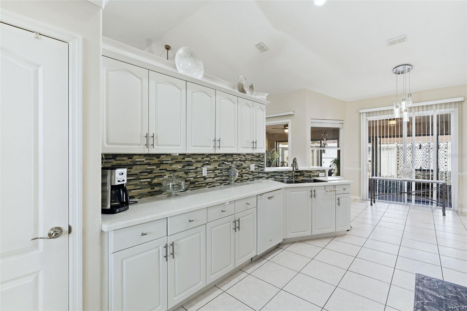 484 KETTERING RD — photo 12