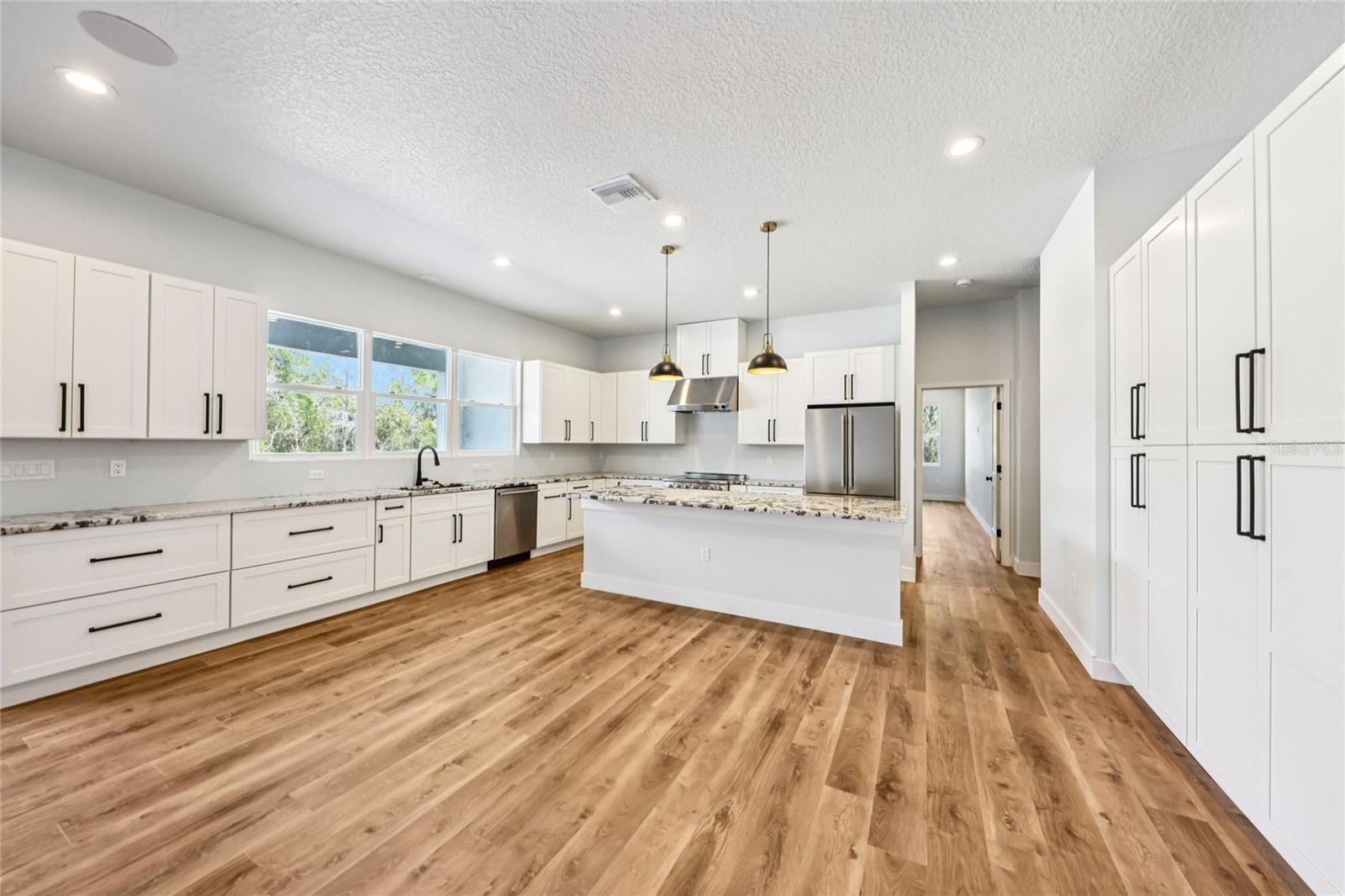 351 MITNIK DR — photo 10