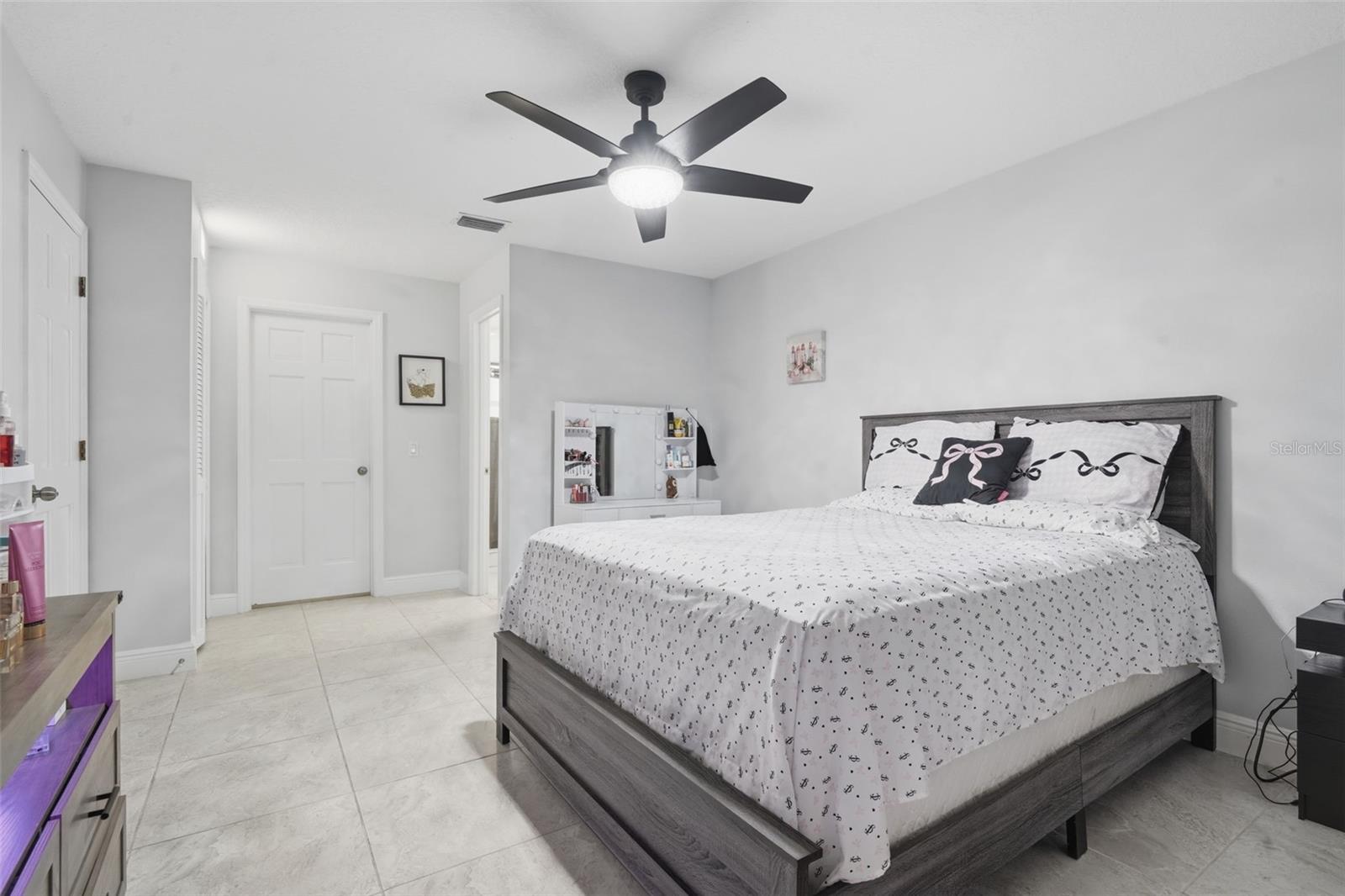 783 S ATMORE CIR — photo 11