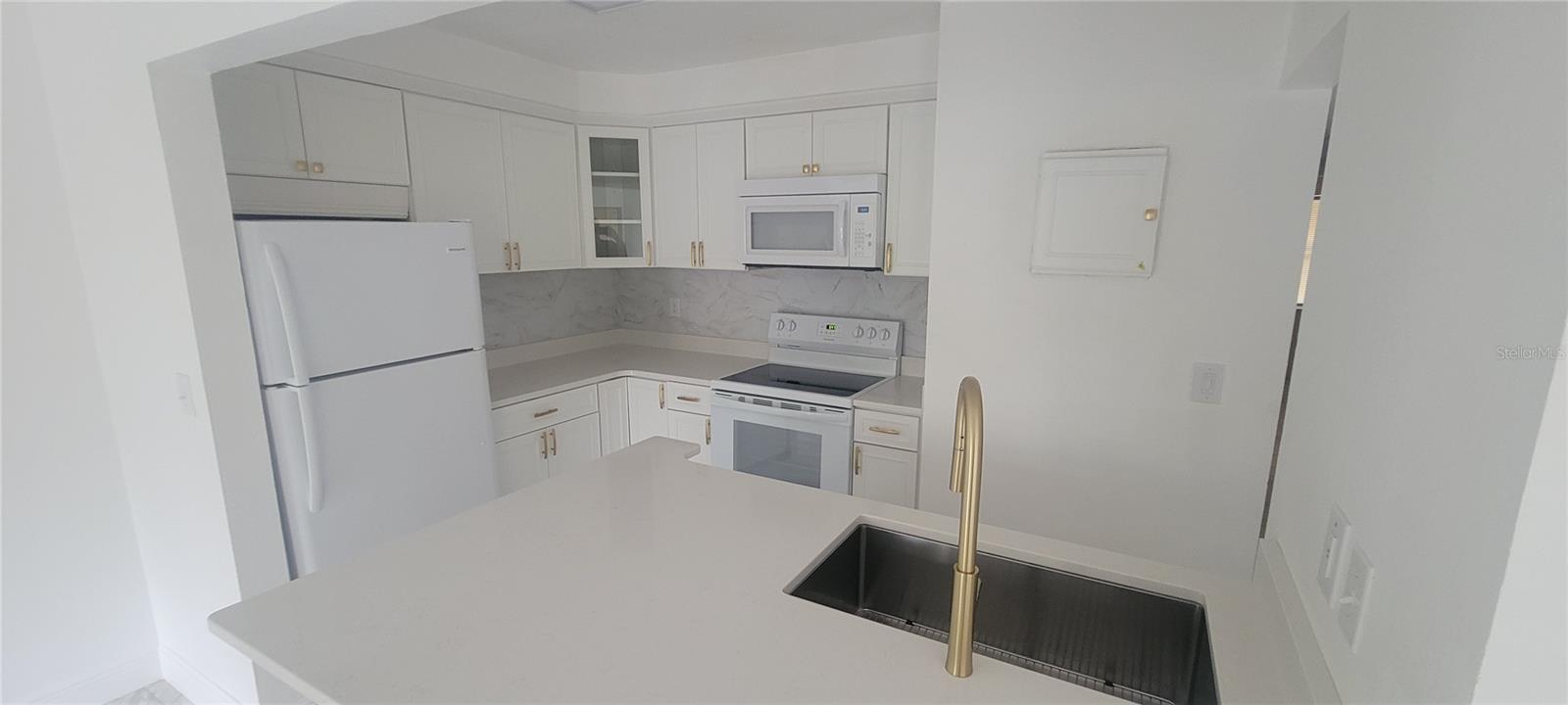100 SWEETGUM WOODS CT #8D — photo 12