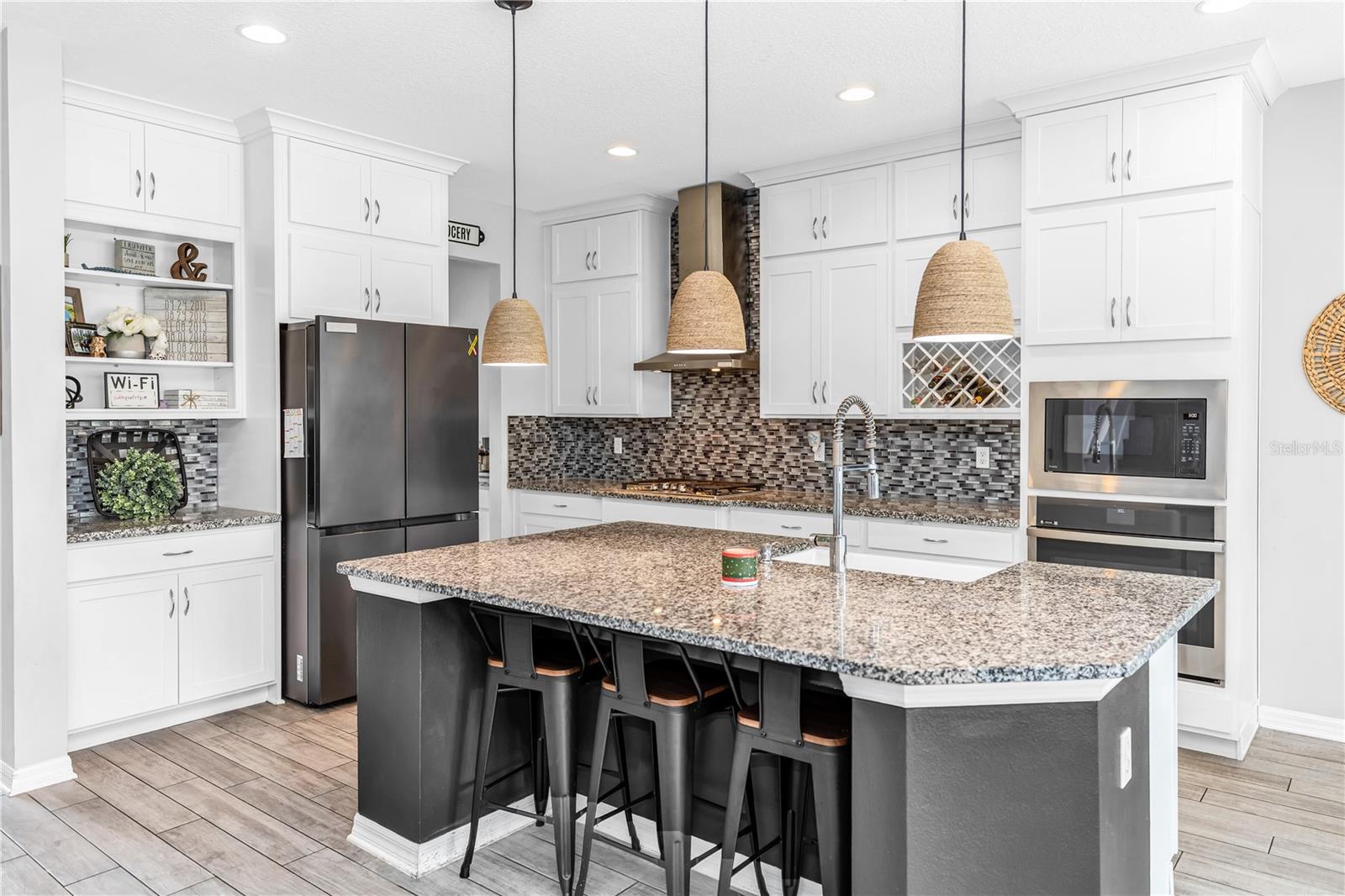 239 LUGANO WAY — photo 10