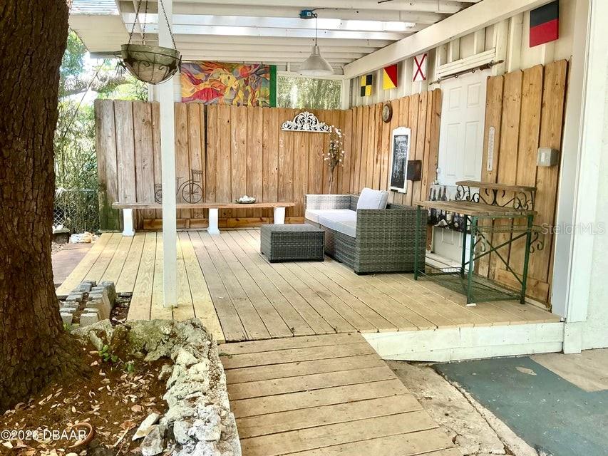 711 S PALMETTO AVE — photo 4