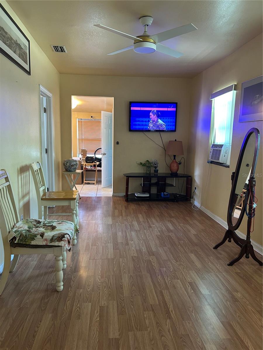 629 HOLMES AVE — photo 7