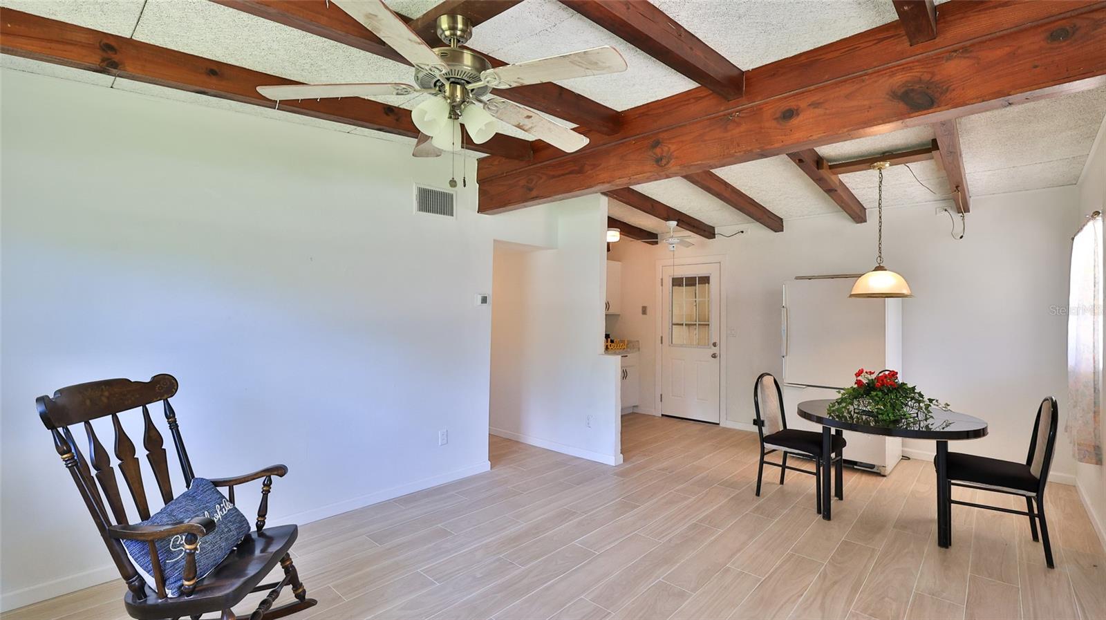 536 DOROTHY AVE — photo 8