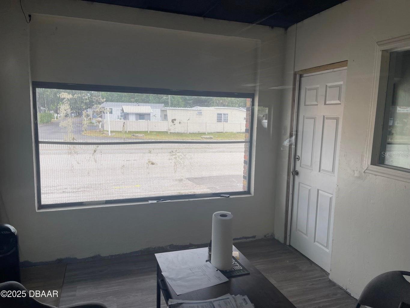 833 MASON AVE — photo 4
